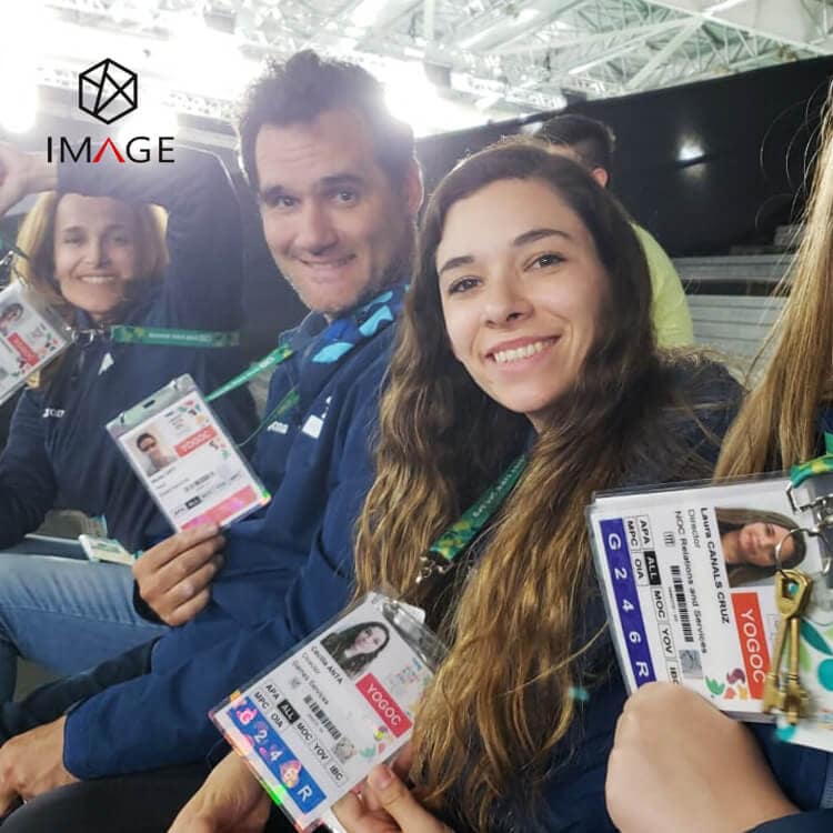 10 mil self seal hologram laminating pouches for the pass of venue