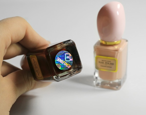 holographic sticker for lip gloss packaging