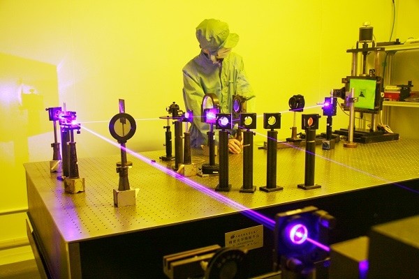 dot matrix hologram equipment, record optical image